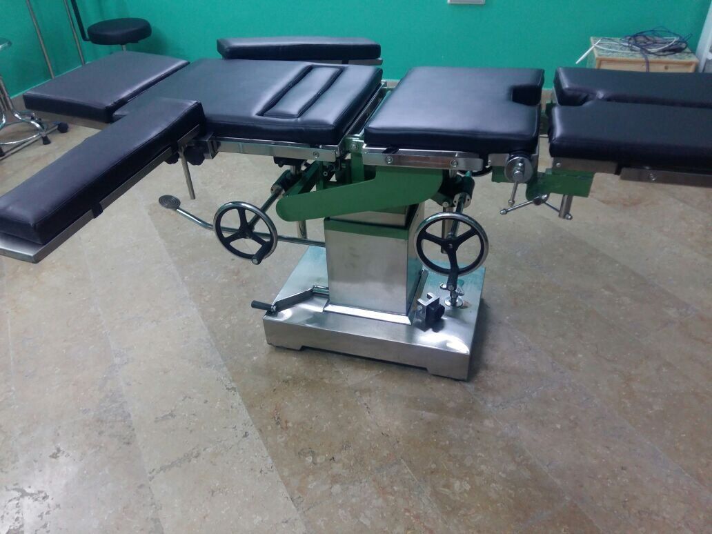 Operating theatre table