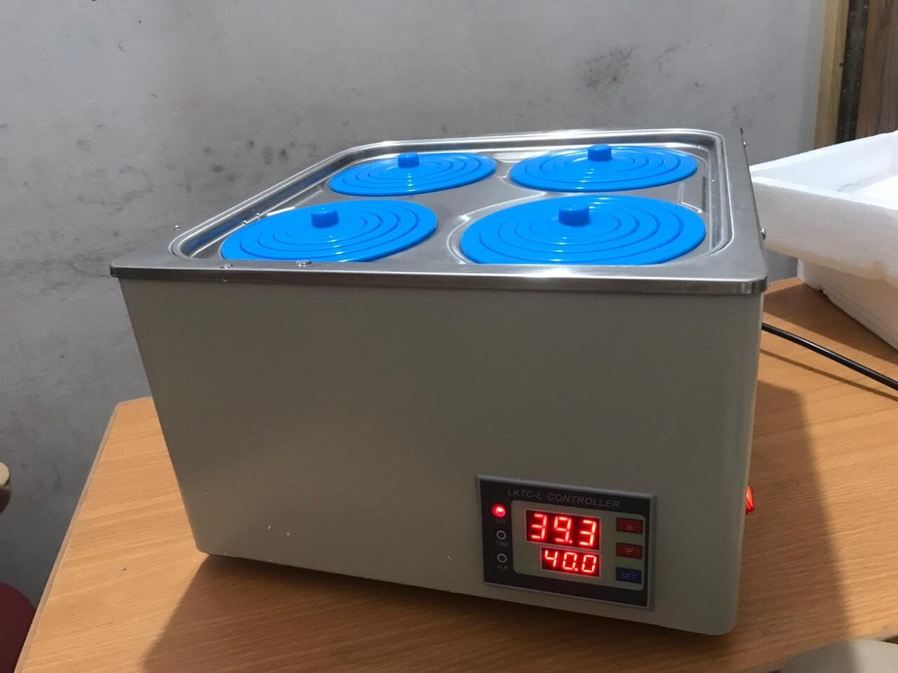 4 Hole Digital Water Bath Supplier in Pakistan – Lab Tested - Image 3